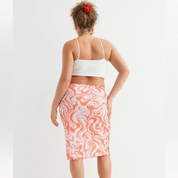 H&M | Plus-Size Knee Length Mesh Skirt Orange, Pink and White Swirl Pattern (4X) - Picture 3 of 11